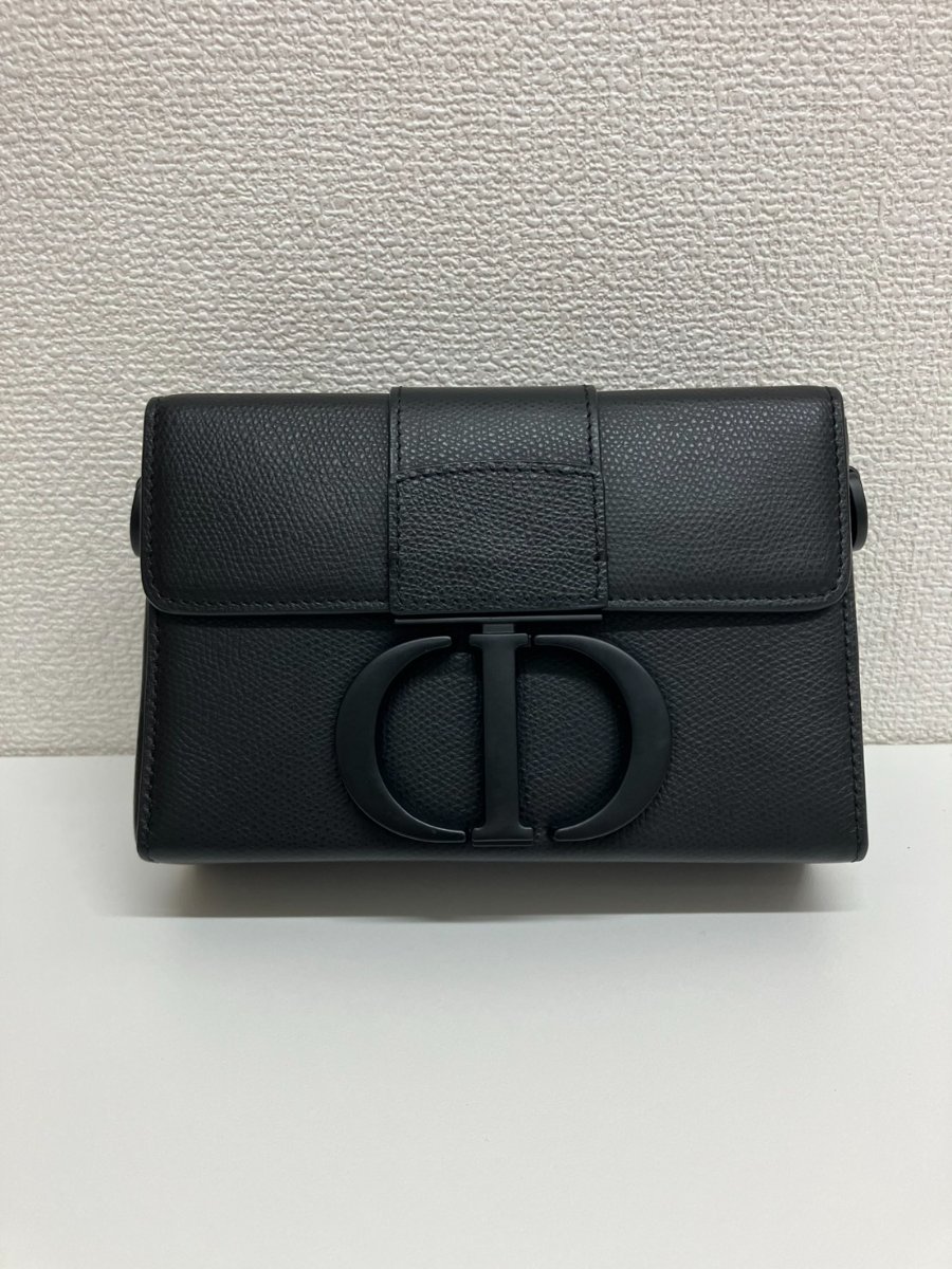 横浜市神奈川区で【Diorレザーウォレット】を売るなら買取専門店大吉 新子安駅前店へ|Peter Doigコラボ刻印入り