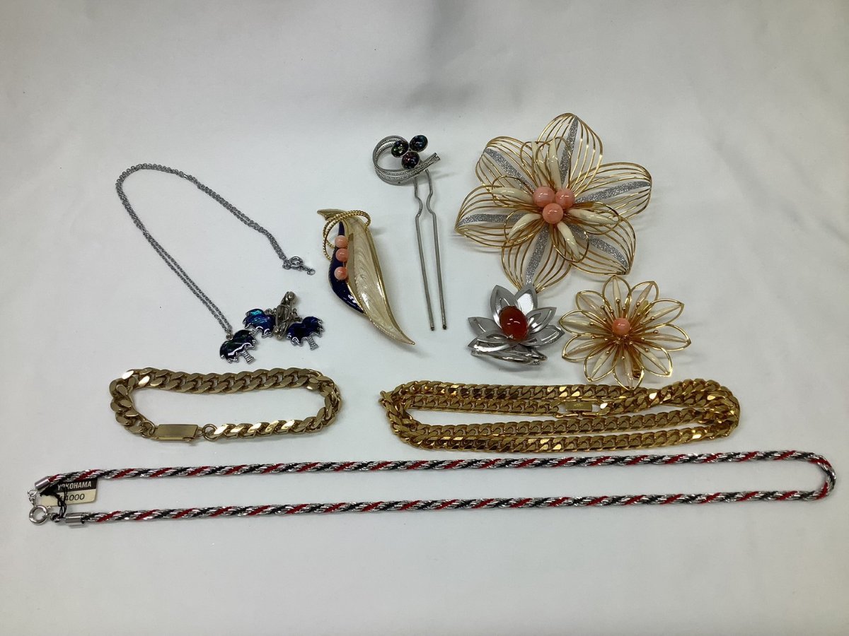横浜市神奈川区で【アクセサリー・ブローチ】を売るなら買取専門店大吉 新子安駅前店へ|コスチュームジュエリーもまとめて査定
